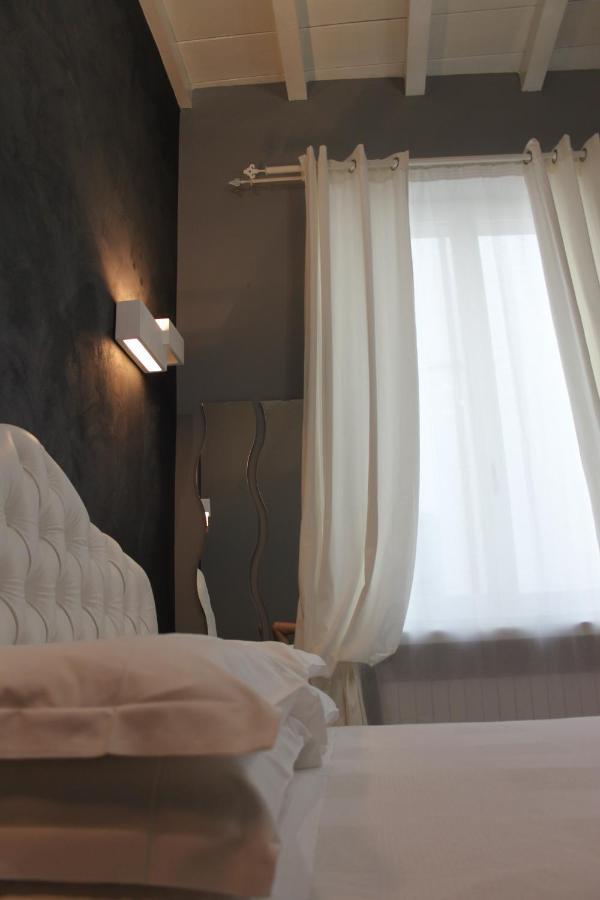 Jacuzzi Apartament By Parmacentro B&B Экстерьер фото