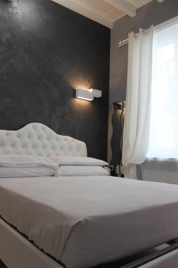 Jacuzzi Apartament By Parmacentro B&B Экстерьер фото
