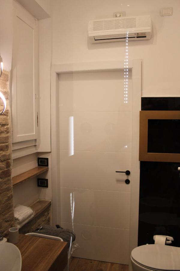Jacuzzi Apartament By Parmacentro B&B Экстерьер фото