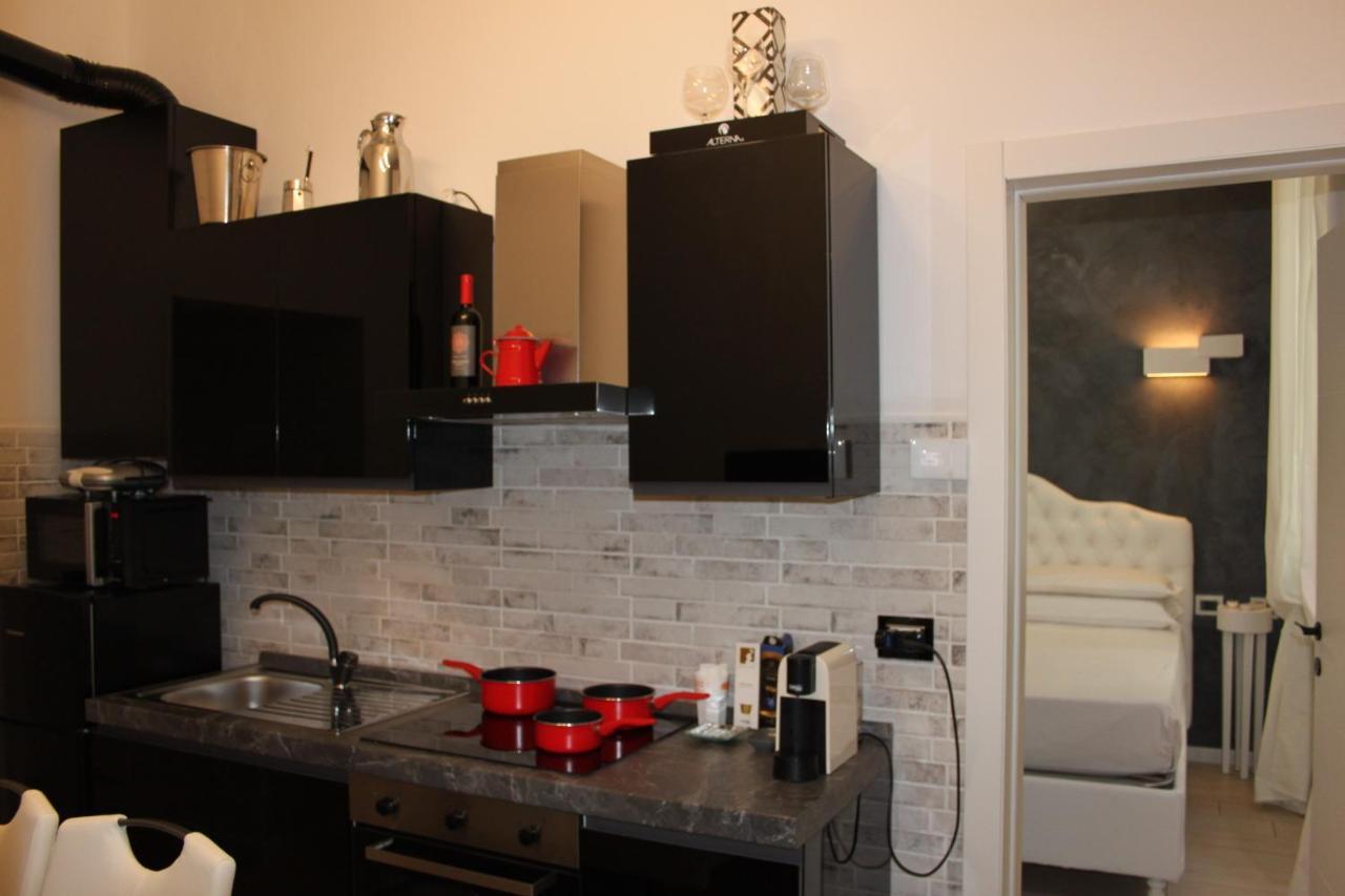 Jacuzzi Apartament By Parmacentro B&B Экстерьер фото