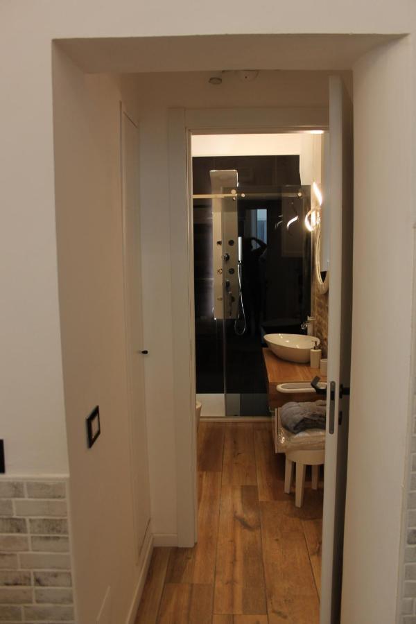 Jacuzzi Apartament By Parmacentro B&B Экстерьер фото