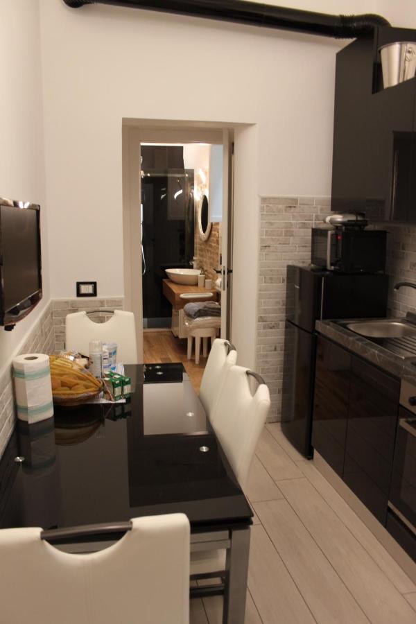 Jacuzzi Apartament By Parmacentro B&B Экстерьер фото