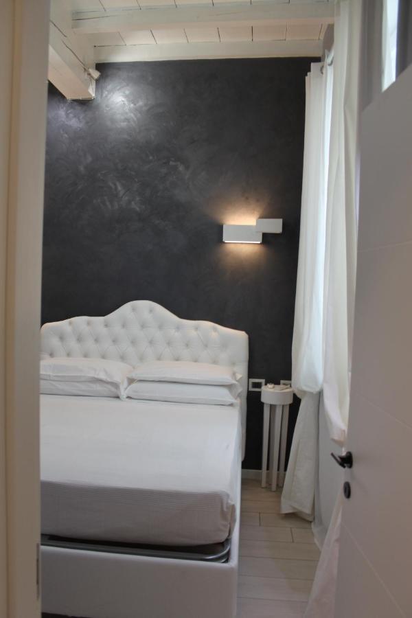 Jacuzzi Apartament By Parmacentro B&B Экстерьер фото